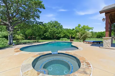 122 W Carruth Ln, Double Oak, TX 75077