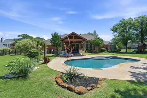 122 W Carruth Ln, Double Oak, TX 75077
