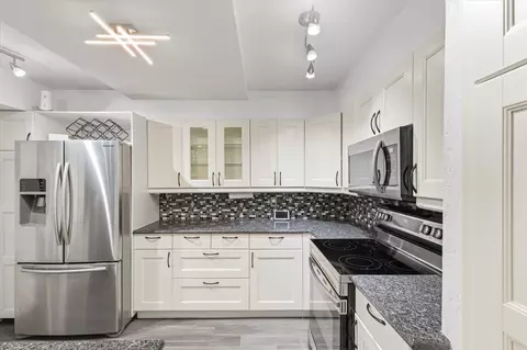 4 Oakbrook Dr, Lewisville, TX 75057