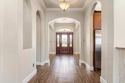Entry Way - 400 E Spurgeon St, Itasca, TX 76055 photo 2 of 5