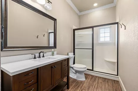 Bath - 400 E Spurgeon St, Itasca, TX 76055 photo 1 of 3