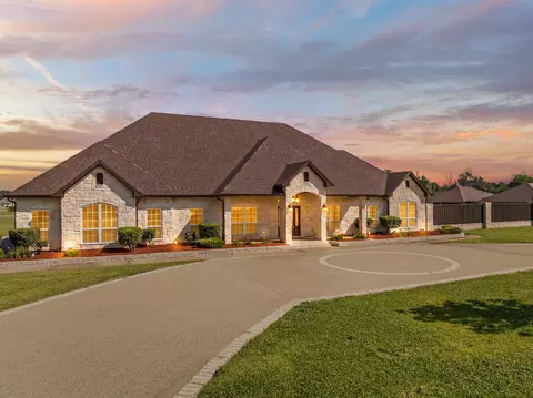 Exterior - 400 E Spurgeon St, Itasca, TX 76055 photo 1 of 6