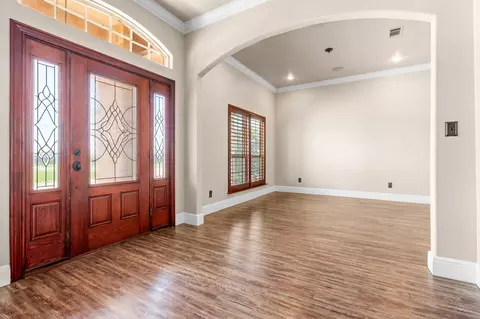 Entry Way - 400 E Spurgeon St, Itasca, TX 76055 photo 1 of 5