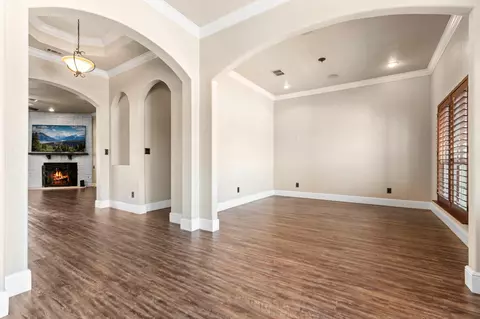 Living - 400 E Spurgeon St, Itasca, TX 76055 photo 1 of 5