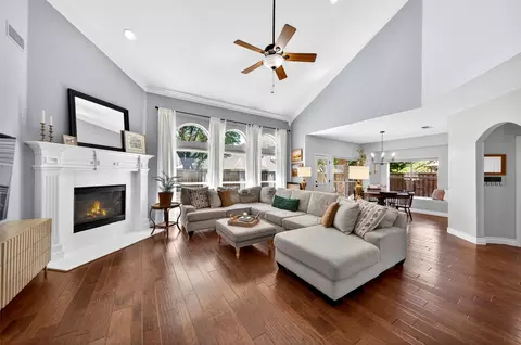 1707 Crown Point Rd, Mckinney, TX 75072