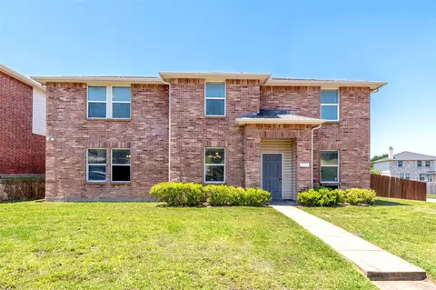 2801 Kerrville Dr, Mesquite, TX 75181