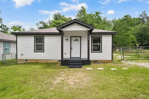 136 Erie St, Mabank, TX 75156