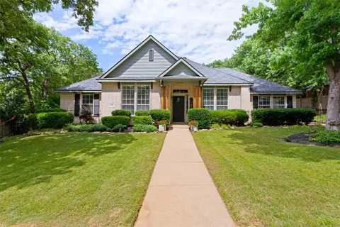 729 Big Horn Trl, Crowley, TX 76036