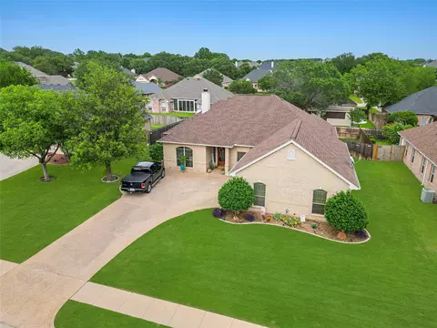1022 Belmont Dr, Kennedale, TX 76060