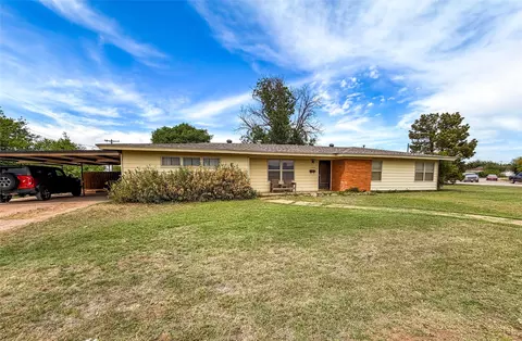 1408 Westover Dr, Anson, TX 79501
