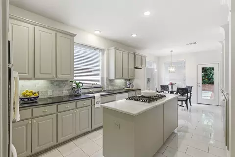 2218 Ash Grove Way, Dallas, TX 75228