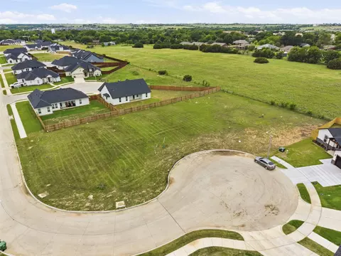 589 Highview Ct, Godley, TX 76044
