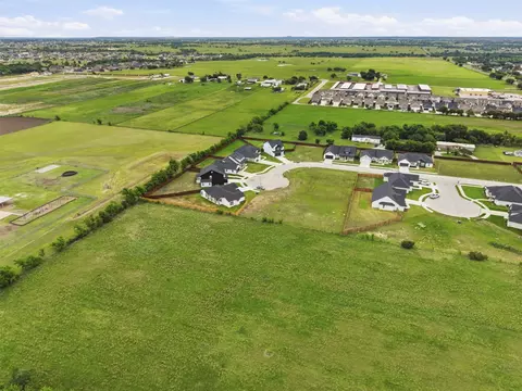 593 Highview Ct, Godley, TX 76044