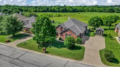 2033 Mason Pond Dr, Weatherford, TX 76085