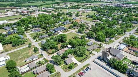 312 E Beech St, Celina, TX 75009 photo 27