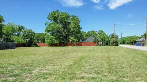 312 E Beech St, Celina, TX 75009 photo 3