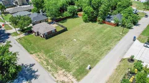312 E Beech St, Celina, TX 75009 photo 10