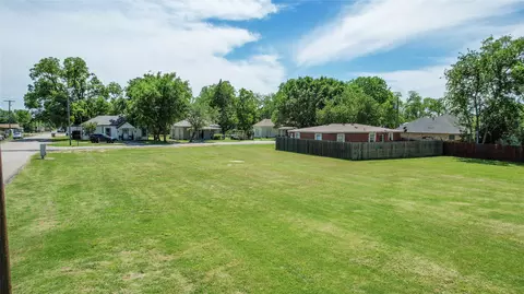 312 E Beech St, Celina, TX 75009 photo 33