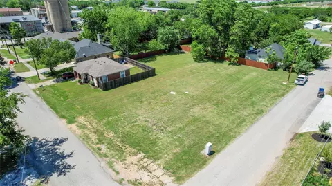 312 E Beech St, Celina, TX 75009 photo 7