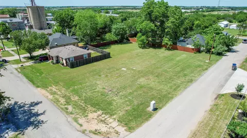 312 E Beech St, Celina, TX 75009 photo 8