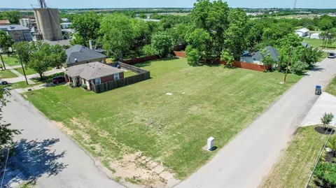 312 E Beech St, Celina, TX 75009 photo 9