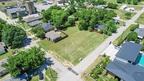 312 E Beech St, Celina, TX 75009 photo 11