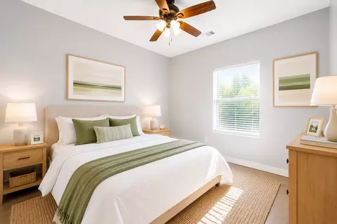 Bedroom - 707 E Woodard St, Denison, TX 75021 photo 4 of 5