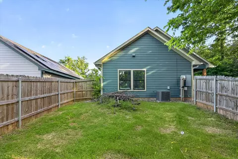 Exterior - 707 E Woodard St, Denison, TX 75021 photo 4 of 5