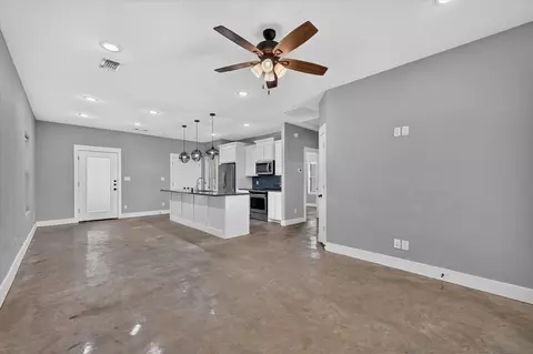 Living - 707 E Woodard St, Denison, TX 75021 photo 2 of 5