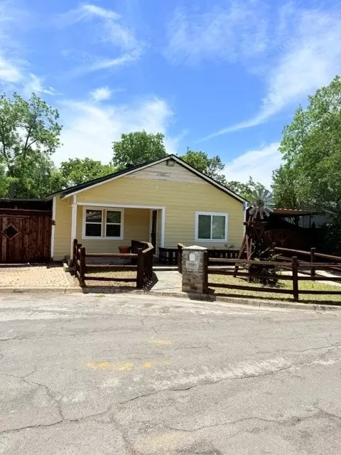 3028 Carnation Ave, Fort Worth, TX 76111