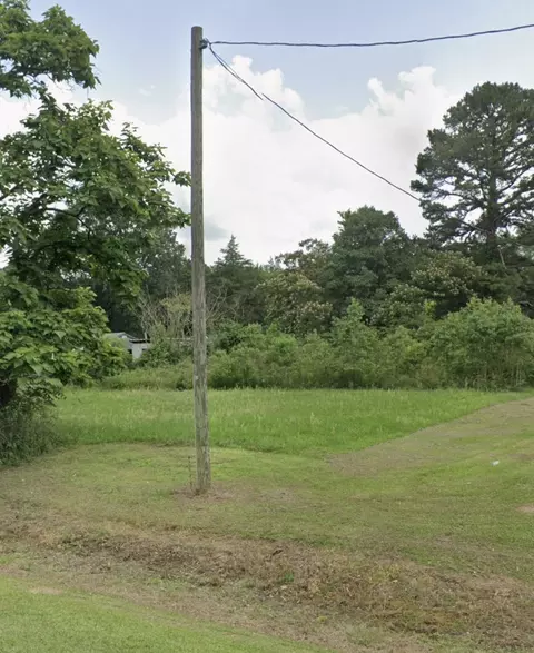 2202 E Avenue B, Hooks, TX 75561