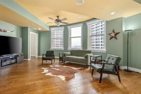 411 W 7th St #806, Fort Worth, TX 76102
