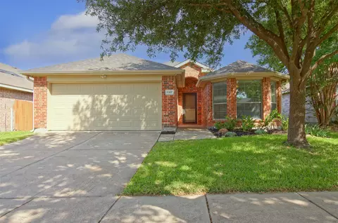 2007 Kings Forest Dr, Heartland, TX 75126