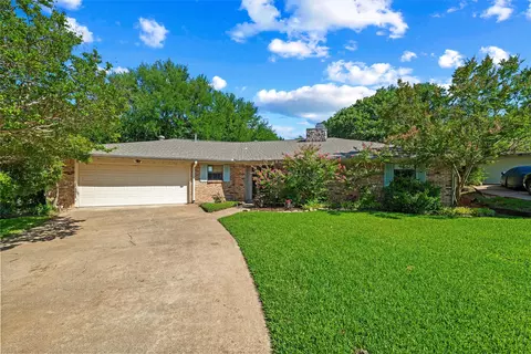 4709 Wood Springs Ct, Arlington, TX 76017