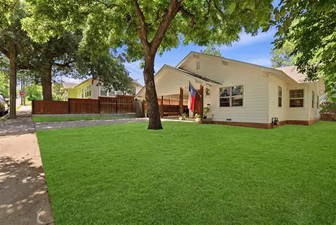 208 W Couts St, Weatherford, TX 76086