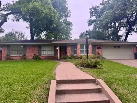 2002 Mimosa Dr, Corsicana, TX 75110