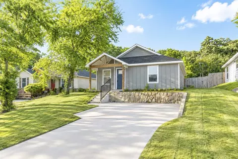 Exterior - 422 E Shepherd St, Denison, TX 75021 photo 2 of 5