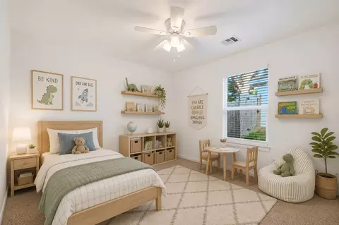 Bedroom - 422 E Shepherd St, Denison, TX 75021 photo 5 of 6
