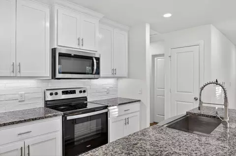 Kitchen - 422 E Shepherd St, Denison, TX 75021 photo 3 of 3