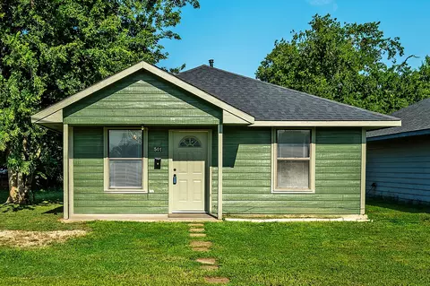 501 15th St, Honey Grove, TX 75446