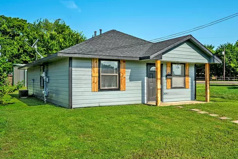 505 15th St, Honey Grove, TX 75446