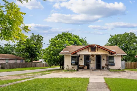 2431 Britton Dr, Dallas, TX 75216