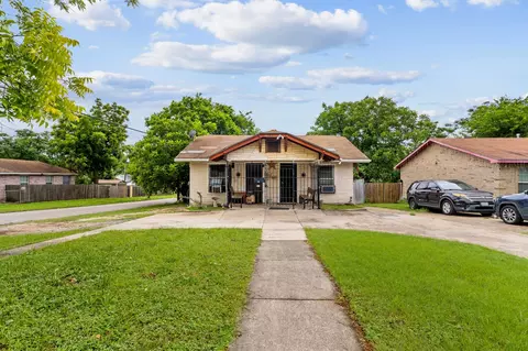 2431 Britton Dr, Dallas, TX 75216