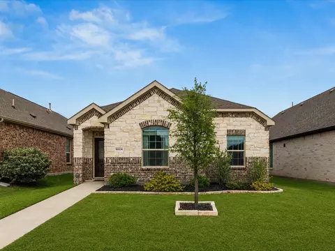16936 Post Cedar Dr, Justin, TX 76247