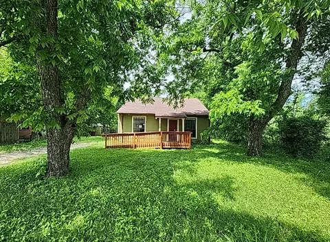 218 S Buffalo Ave, Cleburne, TX 76033