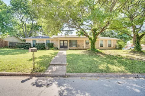 401 Westview Ter, Midlothian, TX 76065