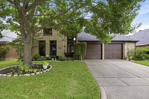 6801 Briarwood Dr, Fort Worth, TX 76132