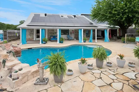 9716 Windsor Cir, Fort Worth, TX 76140