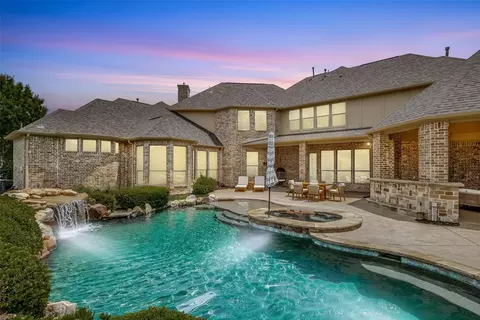 671 Lakeridge Dr, Fairview, TX 75069