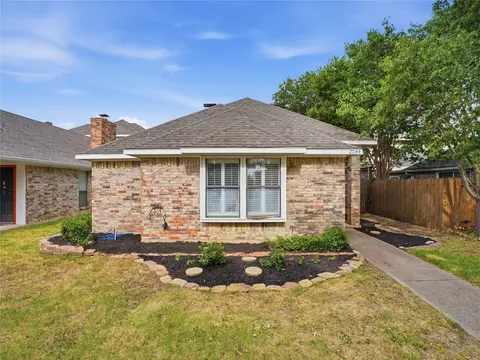 2044 Whippoorwill Ln, Carrollton, TX 75006